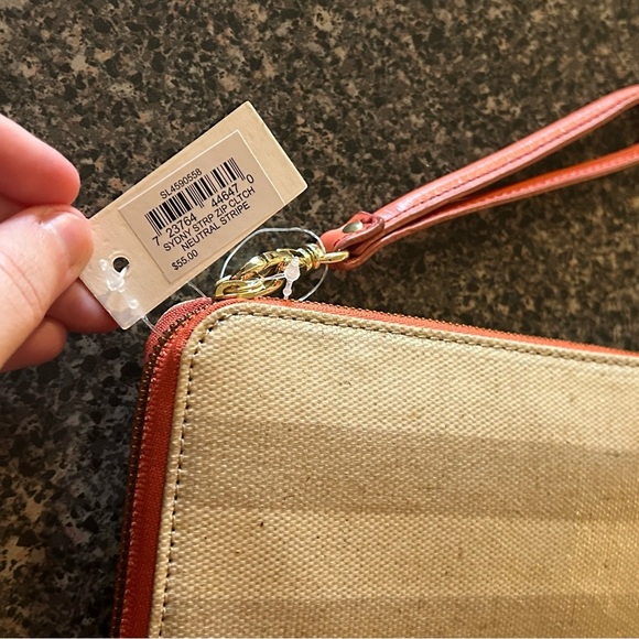 NWT Fossil Sydney Wallet Wristlet Neutral Stripe Peach Leather Accordion Clutch - Picture 2 of 8